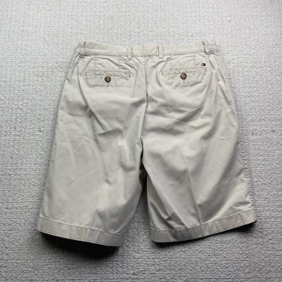 Tommy Hilfiger Shorts Mens 34 Beige Chino Bermuda Flat Front Casual Modern Fit - Picture 9 of 13